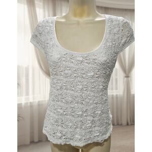 ANN TAYLOR Women's White Lace-like blouse Sz M / Medium - cap sleeve shirt